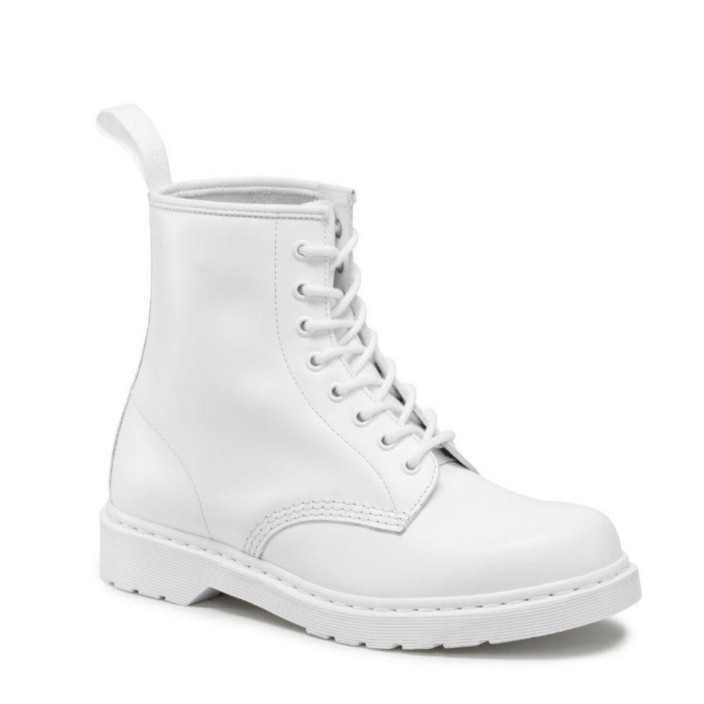 Dr Martens 🤍white boots